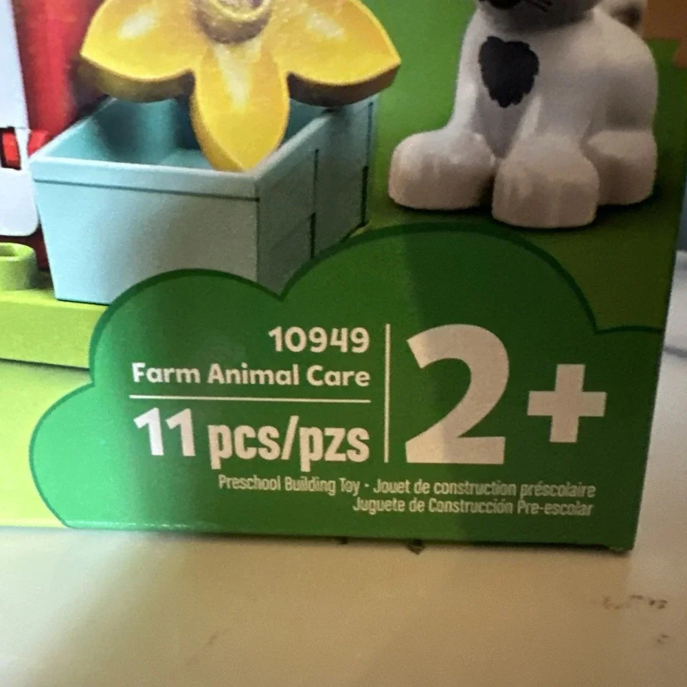 LEGO DUPLO Farm Animal Care‎ 10949 Complete Set 11 Pieces Box